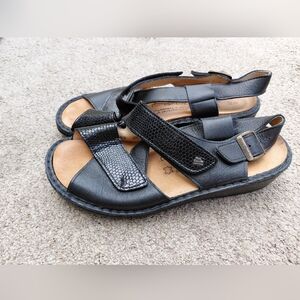 Finn Confort Women Size 38D Black Leather Sandals with Buckle